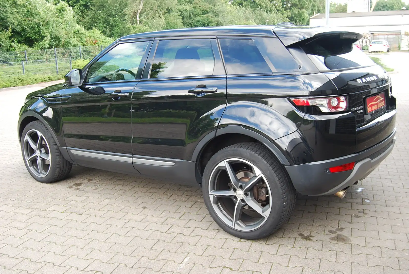 Land Rover Range Rover Evoque 2.2 TD4 Britain I 1.Hand SHeft Allrad Top Gepflegt Zwart - 2