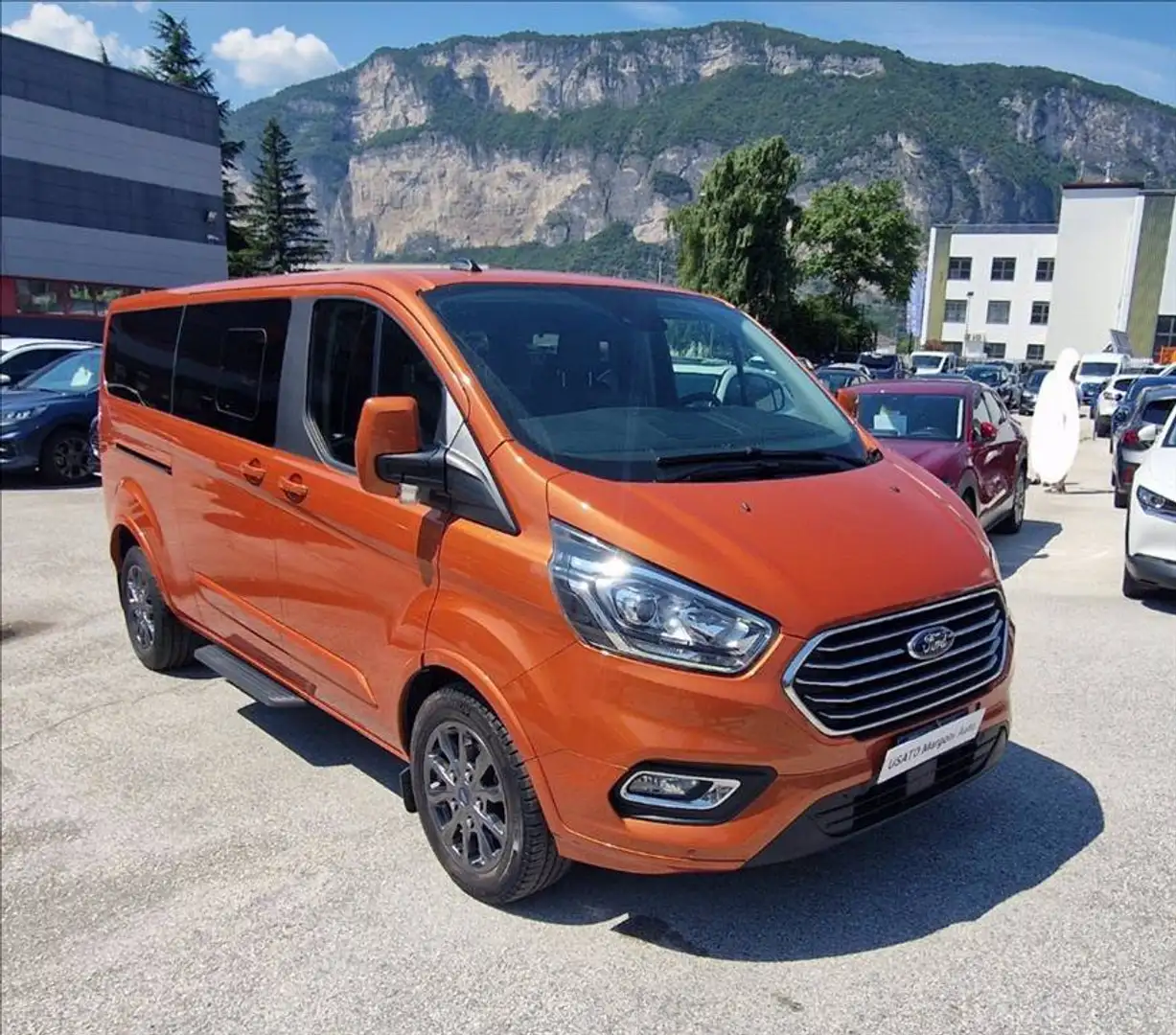 Ford Tourneo Custom 320 2.0 tdci 150cv Titanium L2H1 E6.2 Orange - 1