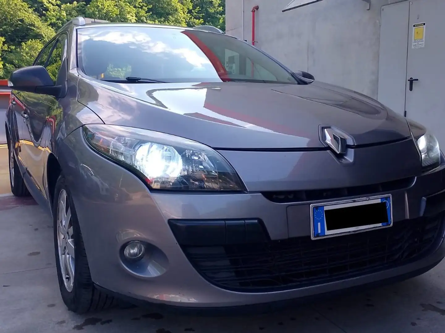 Renault Megane Megane III  SporTour 1.5 dci Attractive 110cv Grigio - 1