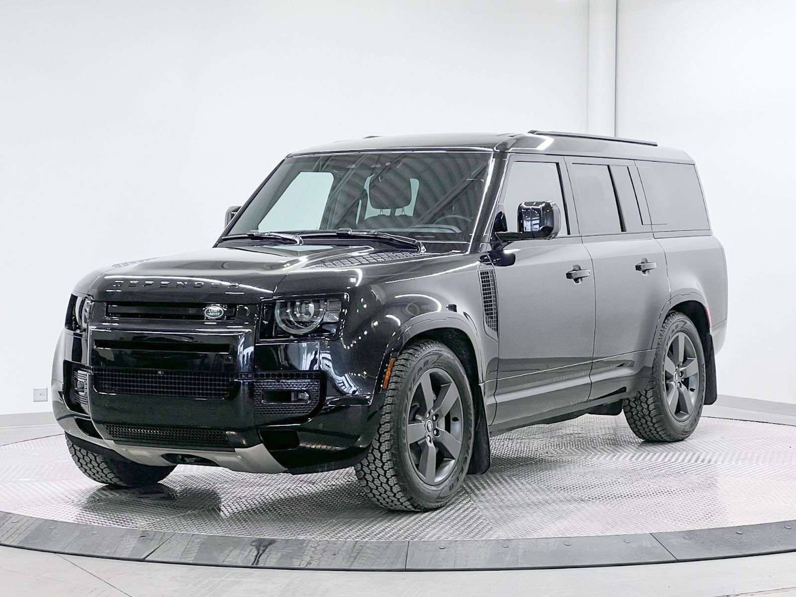 2025 Land Rover Defender 130 P400 X-DYNAMIC SE