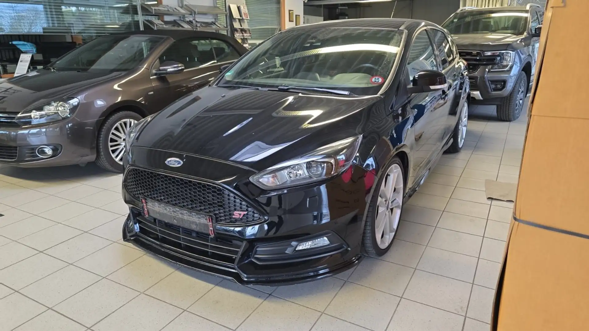 Ford Focus ST Recaro Leder Nav Sport P Tech P Sony Xe Schwarz - 1