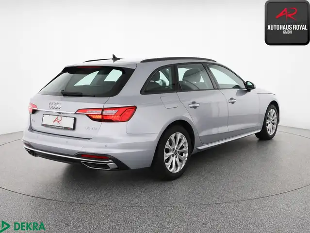 Audi A4 view 4