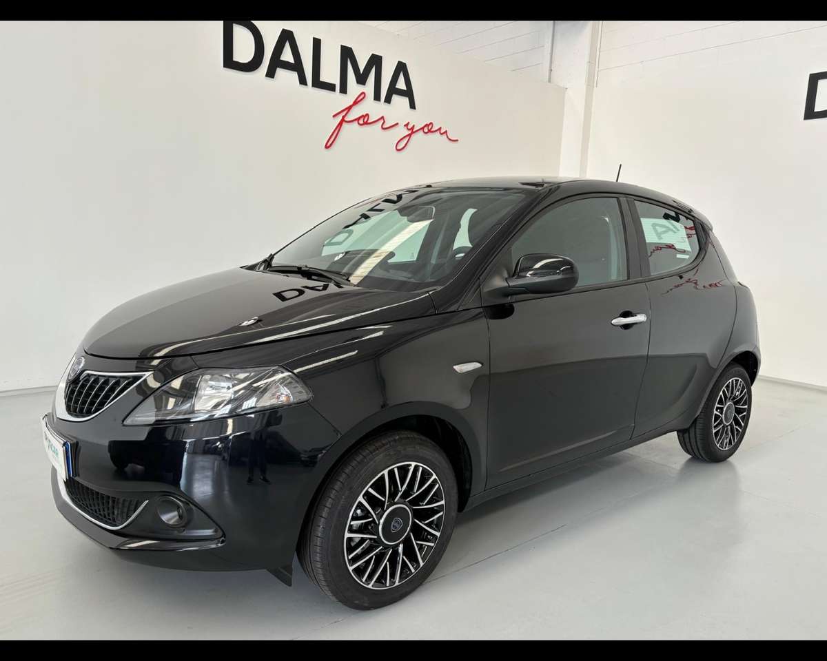 Lancia Ypsilon 1.0 FireFly Hybrid Platino