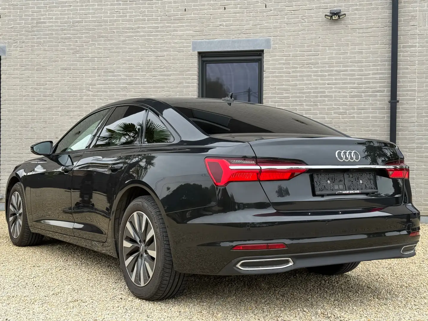 Audi A6 35 TDi MHEV//CAMERA 360//FAIBLE KM//GARANTIE36MOIS Zwart - 2