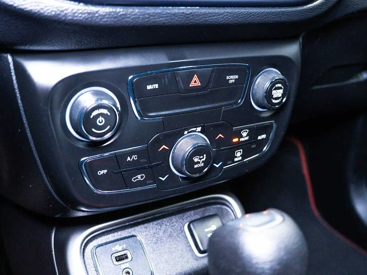Jeep Compass photo Jeep Compass