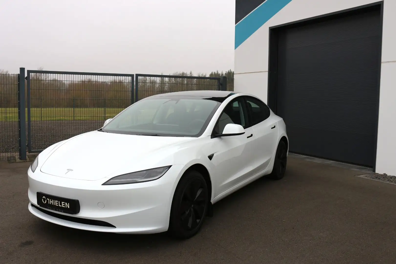 Tesla Model 3 Highland RWD Weiß - 2