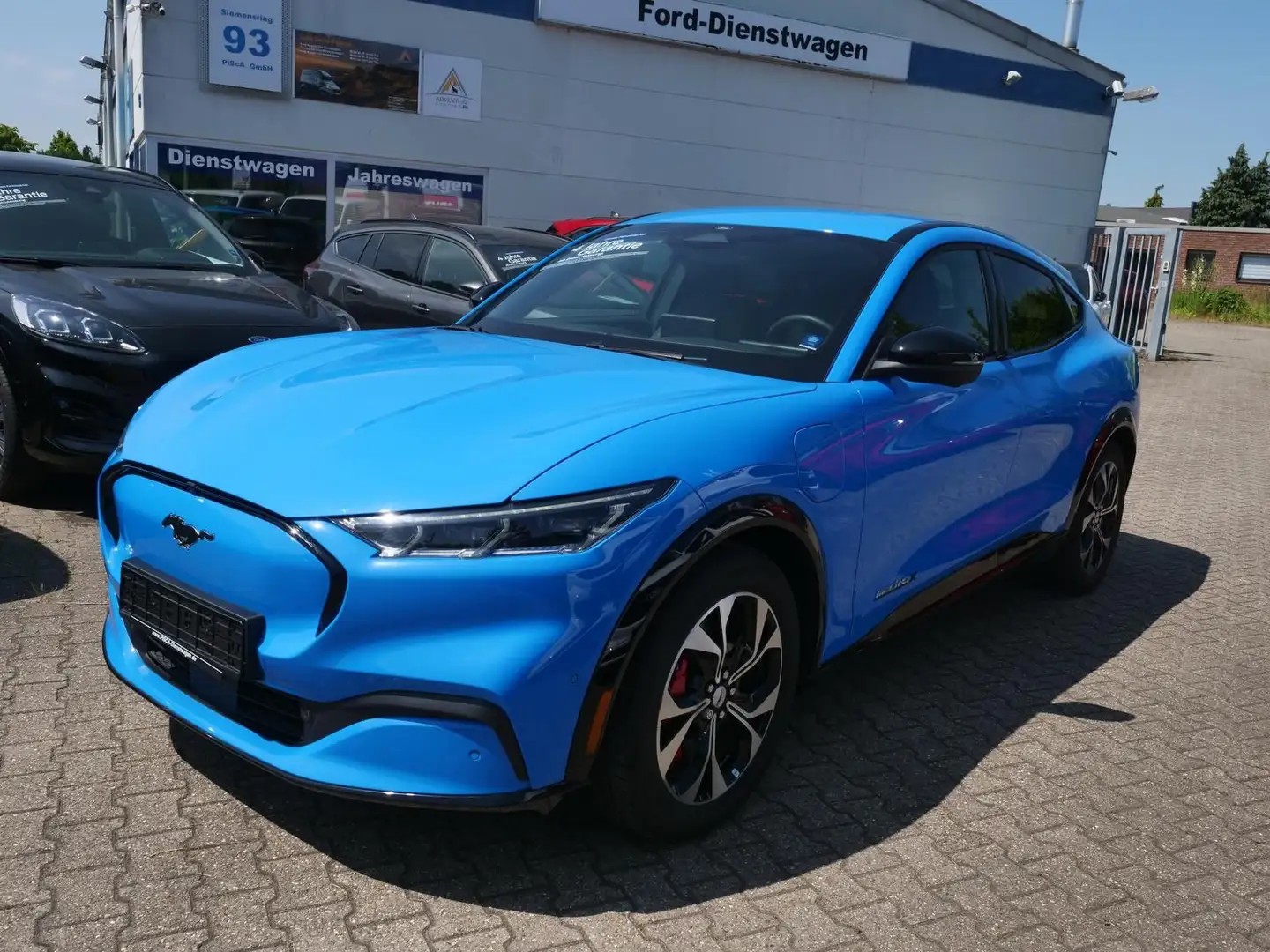 Ford Mustang Mach-E Premium 4X4 ACC TECHNO-PLUS Blauw - 1