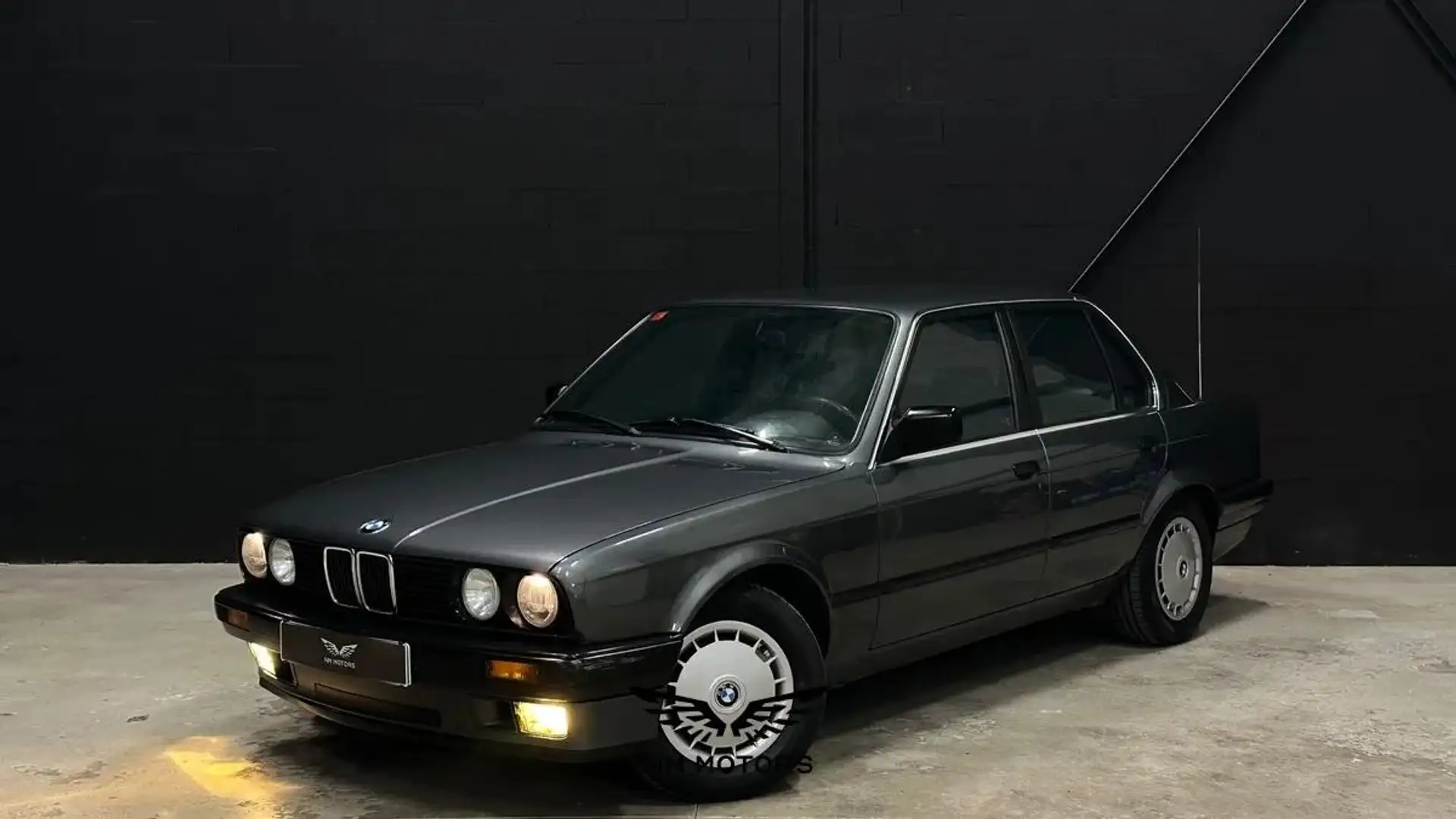 BMW 320 320i E30 129 CV - Etat exceptionnel Gris - 1