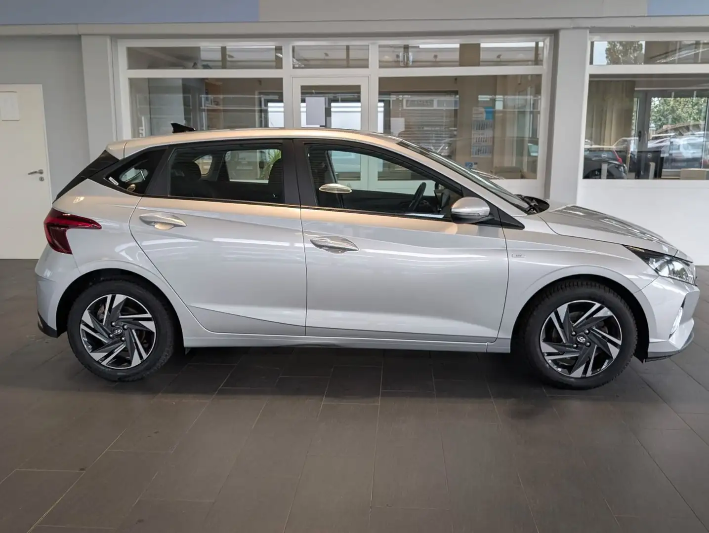 Hyundai i20 T-GDi Aut.*Kamera*Sitzheizung*SmartLink*Alu Zilver - 2