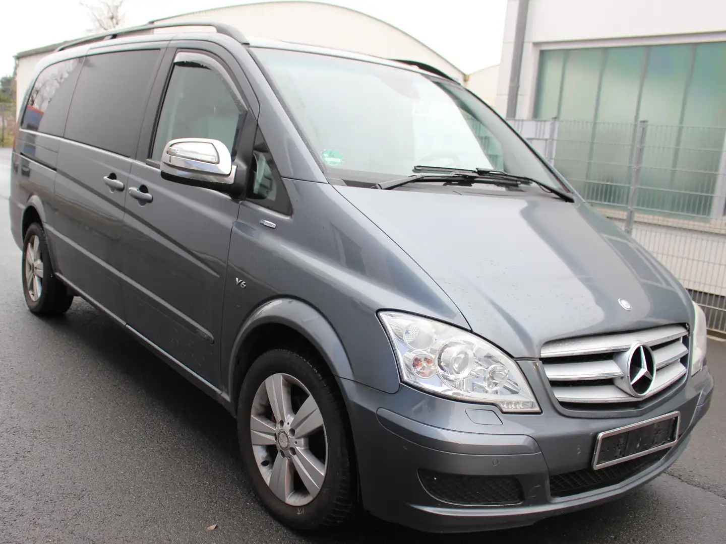 Mercedes-Benz Viano 3.0 CDI Ambiente Edition lang (639.813) Grau - 1