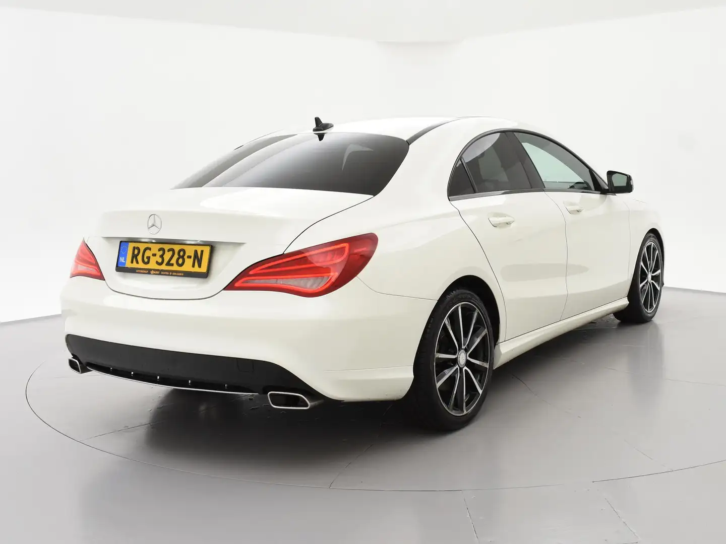 Mercedes-Benz CLA 180 AMBITION URBAN AUT. + STOELVERWARMING | CAMERA | N Wit - 2