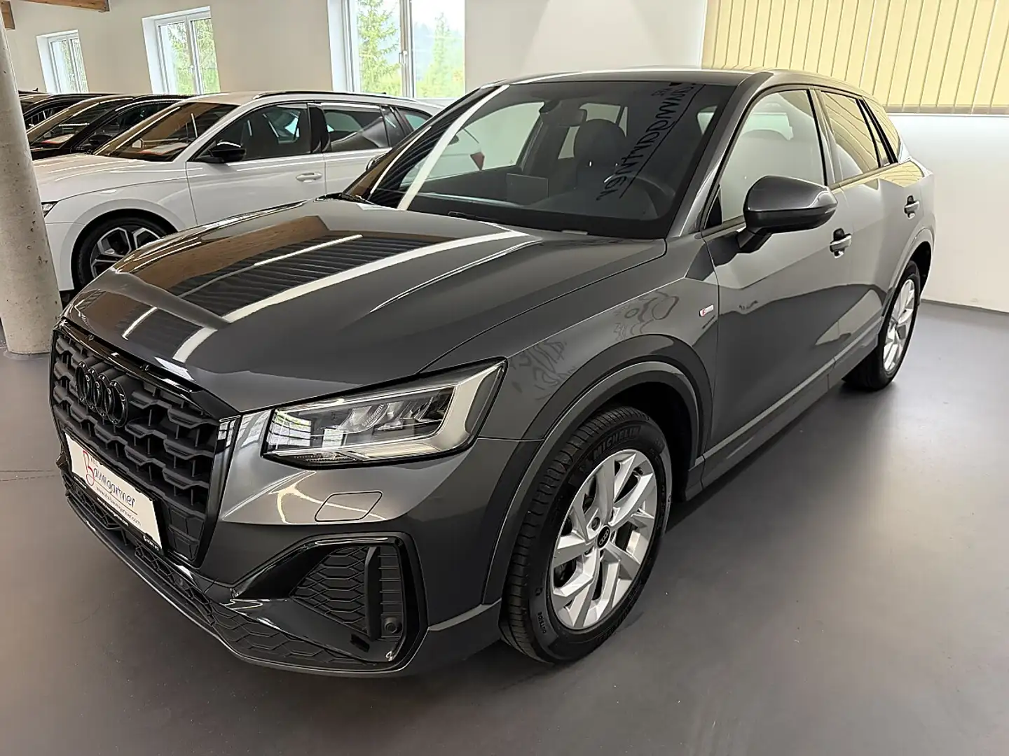 Audi Q2 30TDI S-tronic *S-LINE*LED*NAVI*Teilledersitze*... Grau - 2
