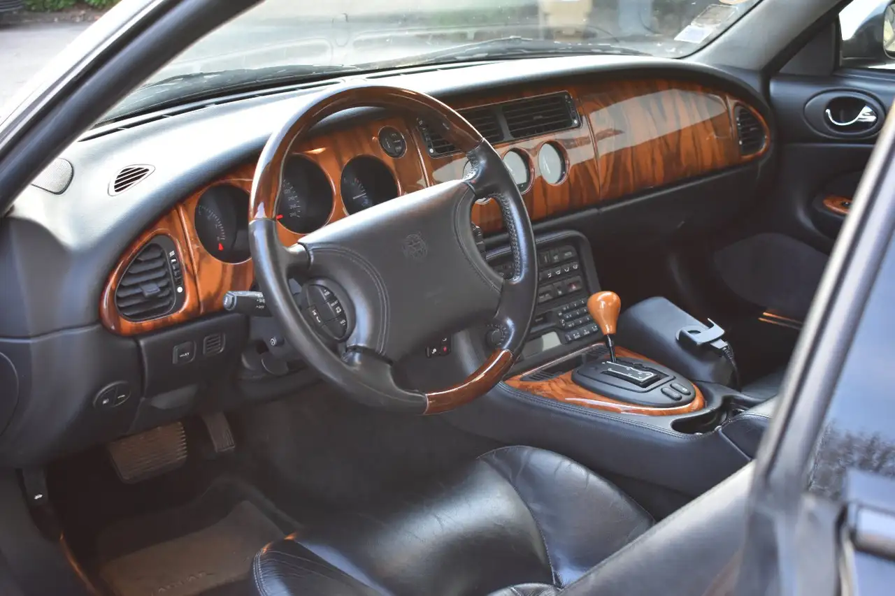Jaguar XK8, foto 3