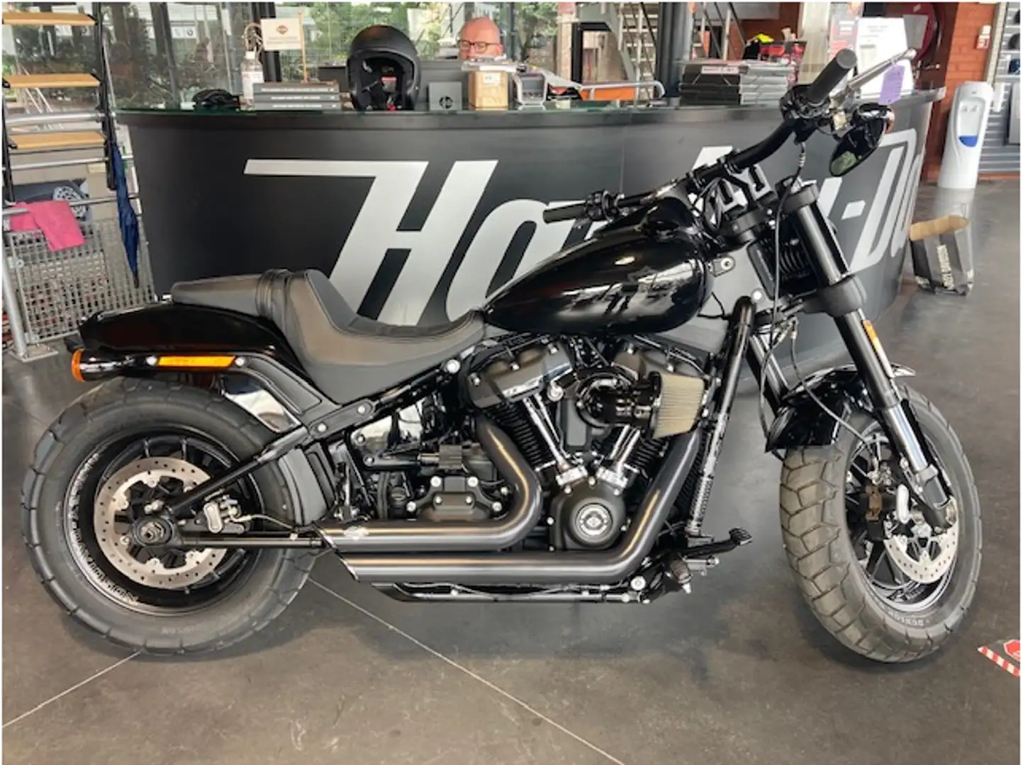 Harley-Davidson Fat Bob Zwart - 1