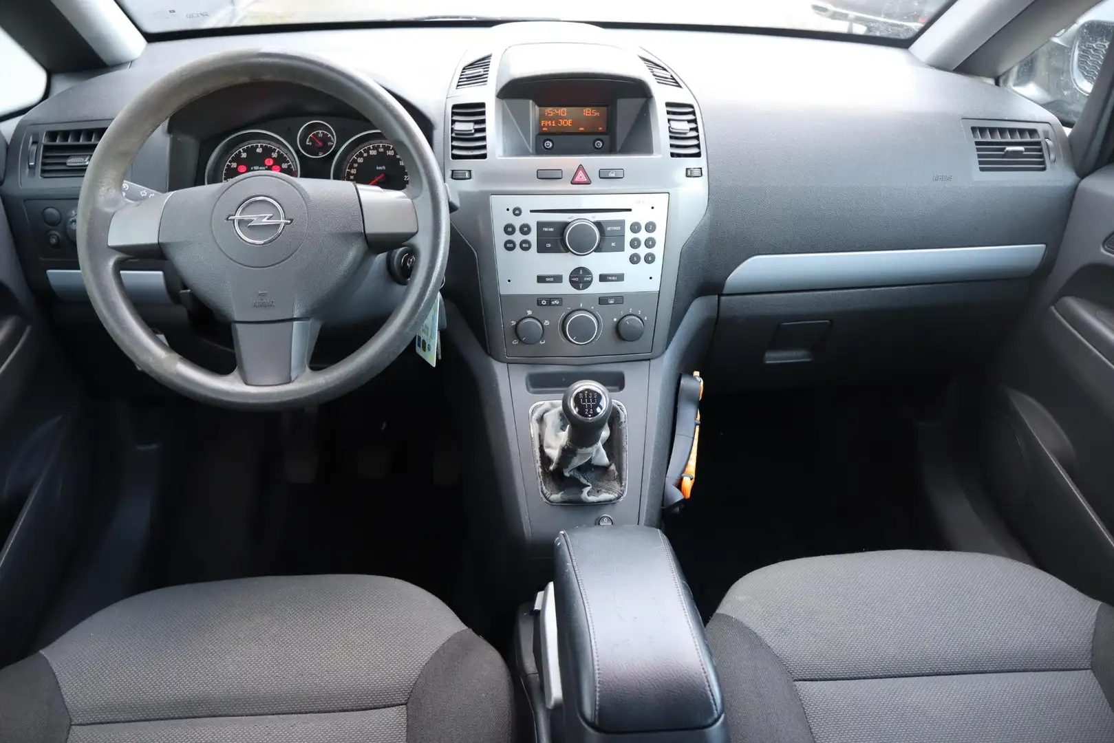Opel Zafira 1.8 Enjoy Airco, Cruise control, 7 Persoons Grijs - 2