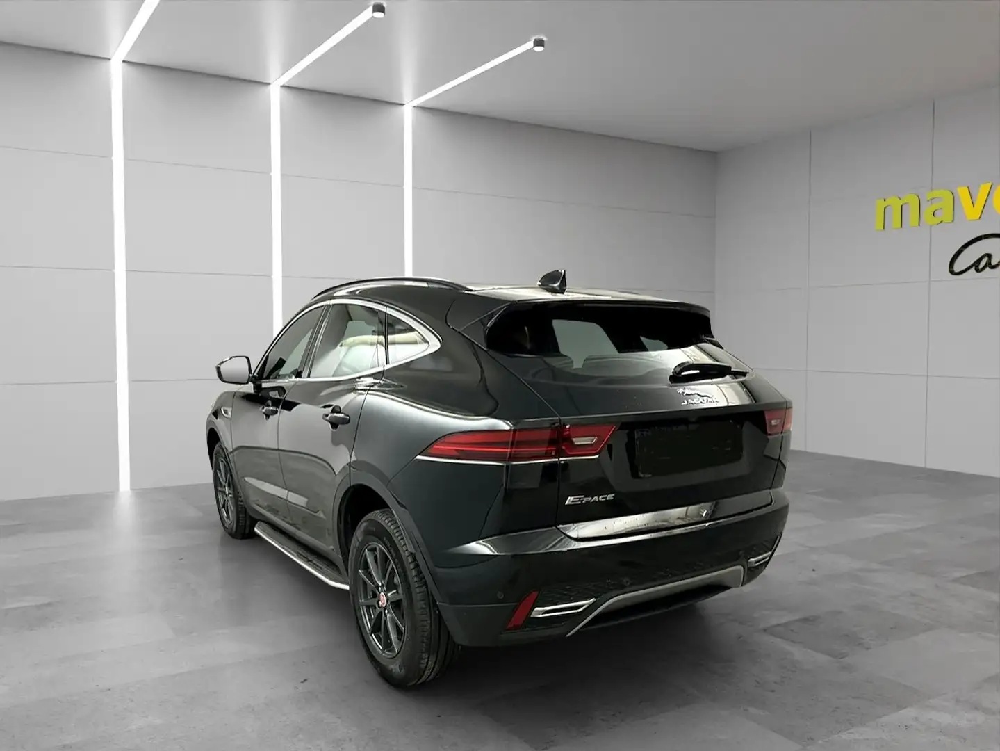 Jaguar E-Pace E-Pace 2.0DI4 D165 AWD SE Aut. **PANORAMADACH** Schwarz - 2
