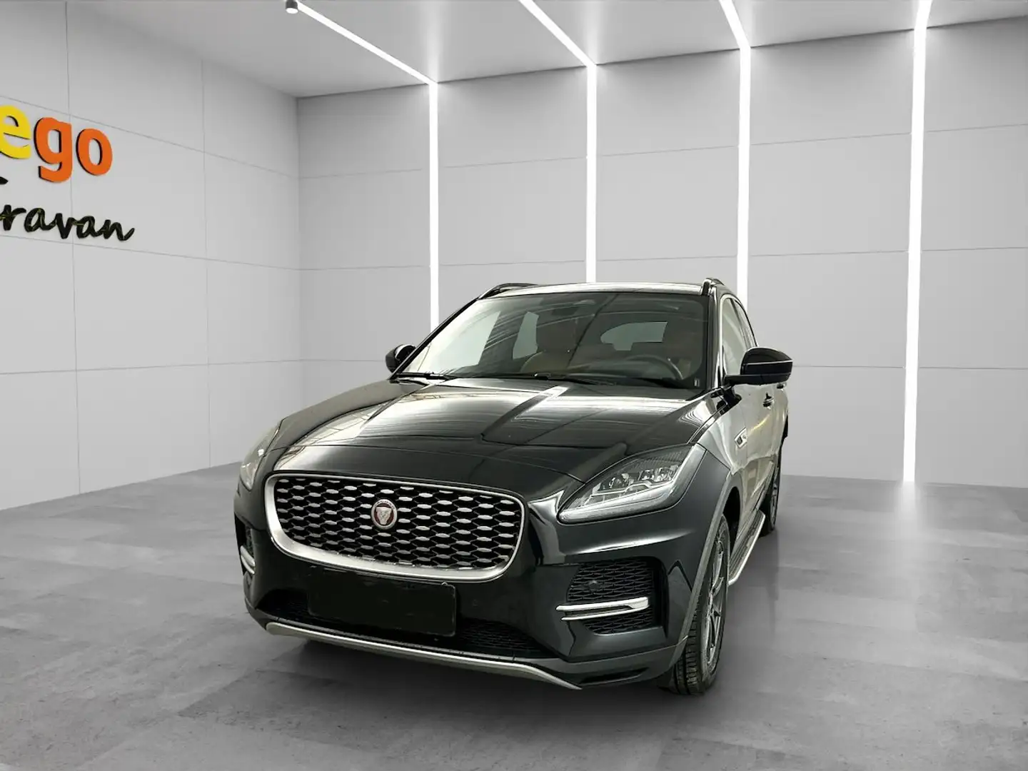 Jaguar E-Pace E-Pace 2.0DI4 D165 AWD SE Aut. **PANORAMADACH** Schwarz - 1