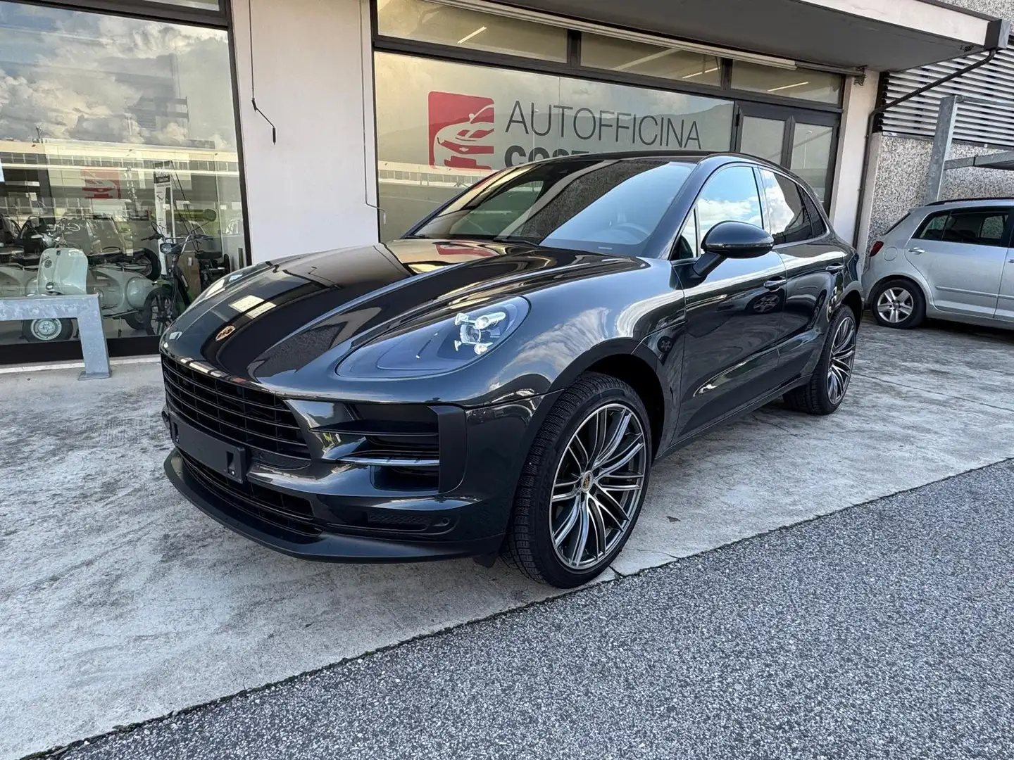 Porsche Macan 2.0 245cv pdk Grijs - 1