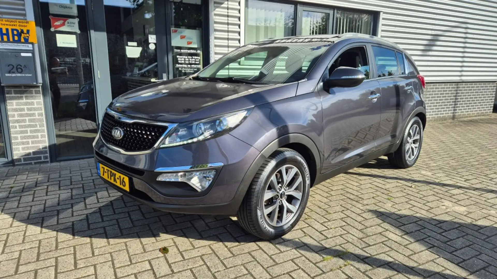 Kia Sportage 1.6 GDI Business Plus line AIRCO ACC CRUISE PANO D Grijs - 1