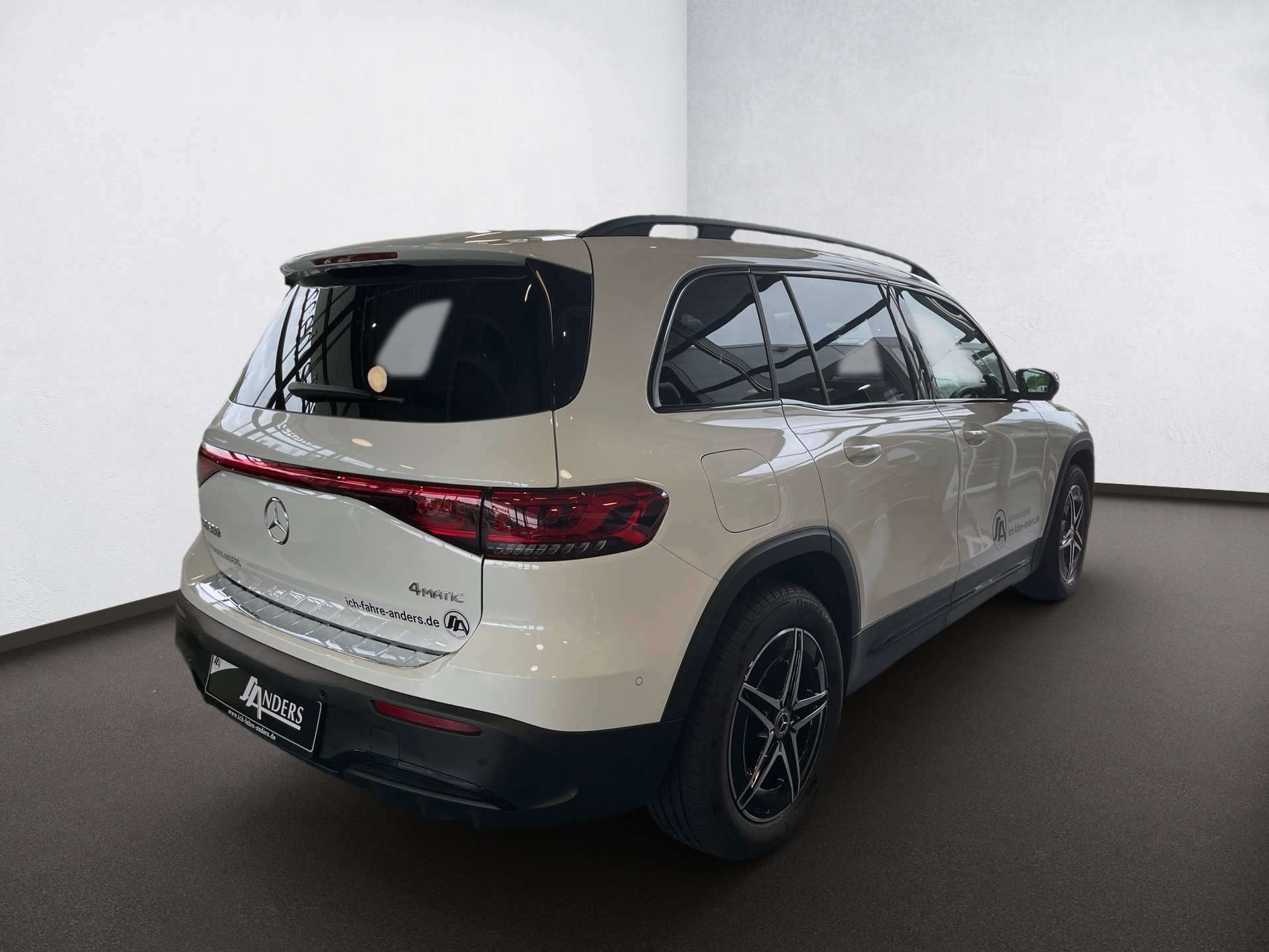 Mercedes-Benz EQB