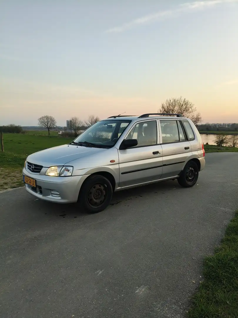 Mazda Demio 1.5 Exclusive Gris - 2