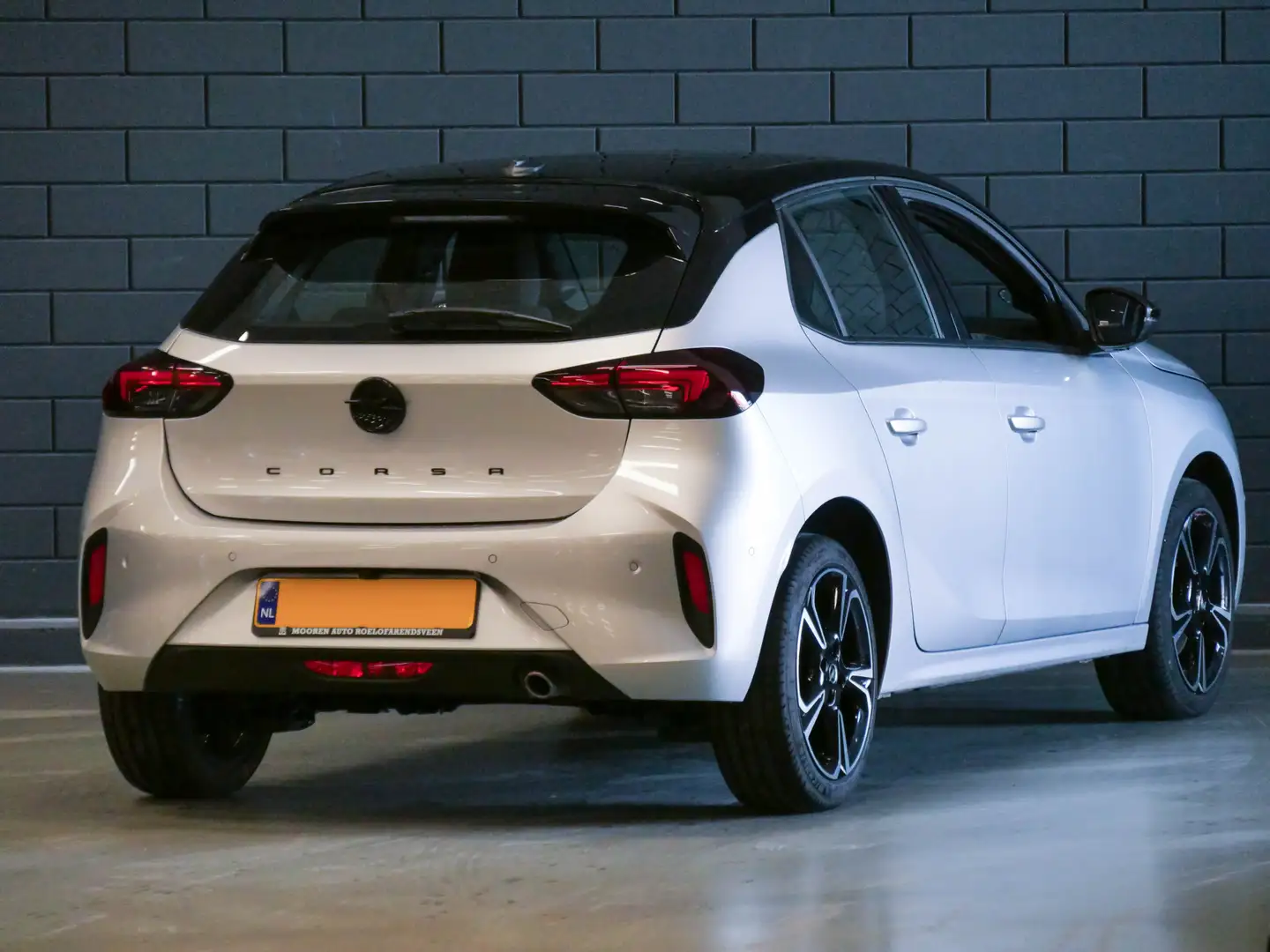 Opel Corsa 1.2 Turbo Ultimate | PANODAK | CARPLAY | CAMERA | Zilver - 2