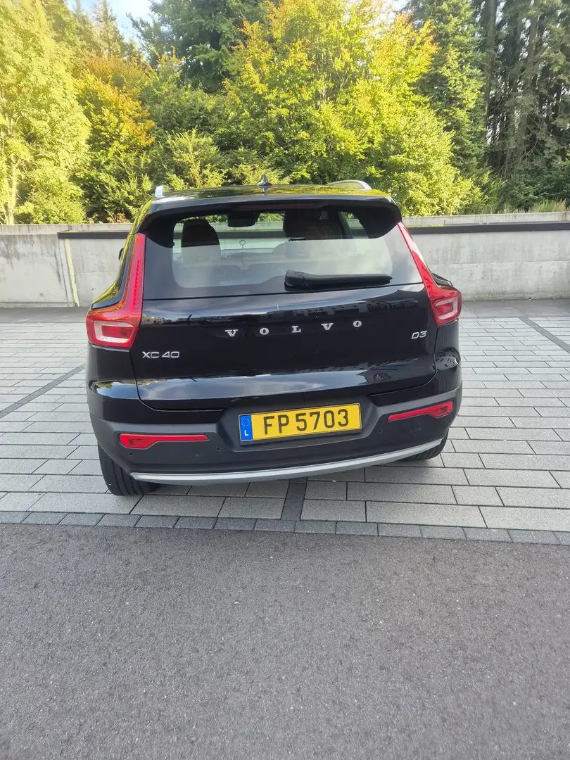 Volvo XC40 2.0 D3 AWD Momentum Pro Geartronic - 2