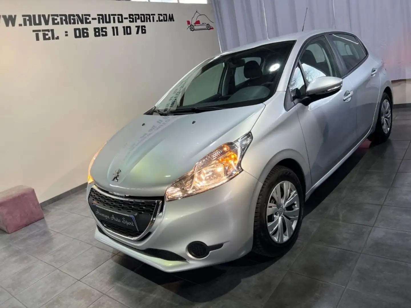 Peugeot 208 1.2 PureTech 82ch Active Grijs - 1