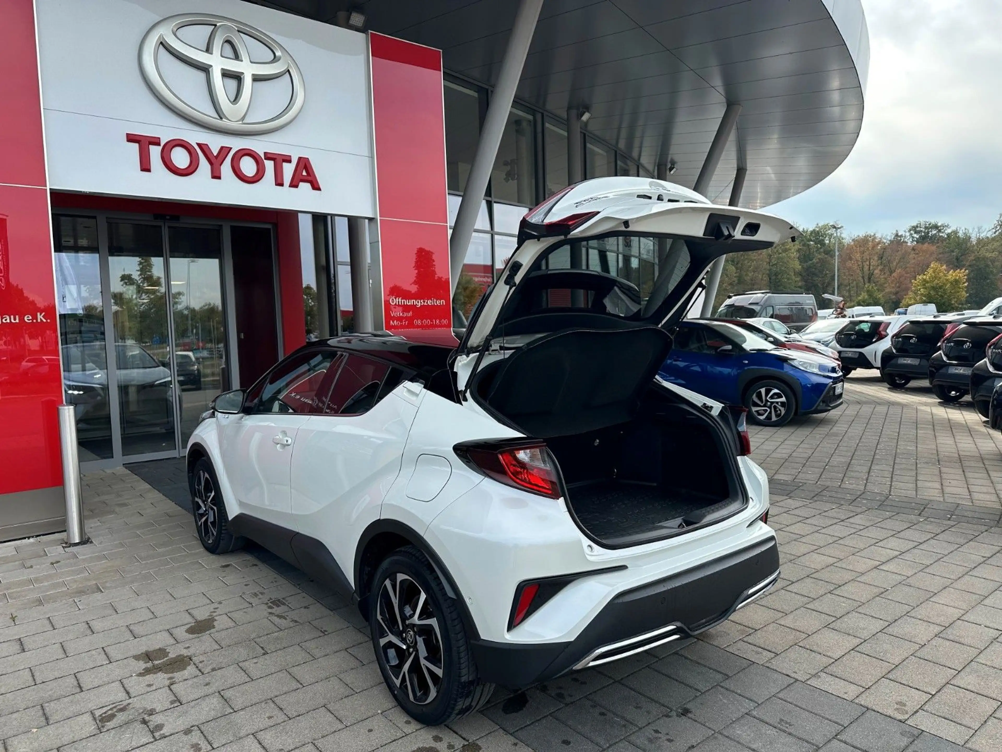 Toyota C-HR 2.0 Hybrid Team Deutschland, KAMERA, LED — photo 7