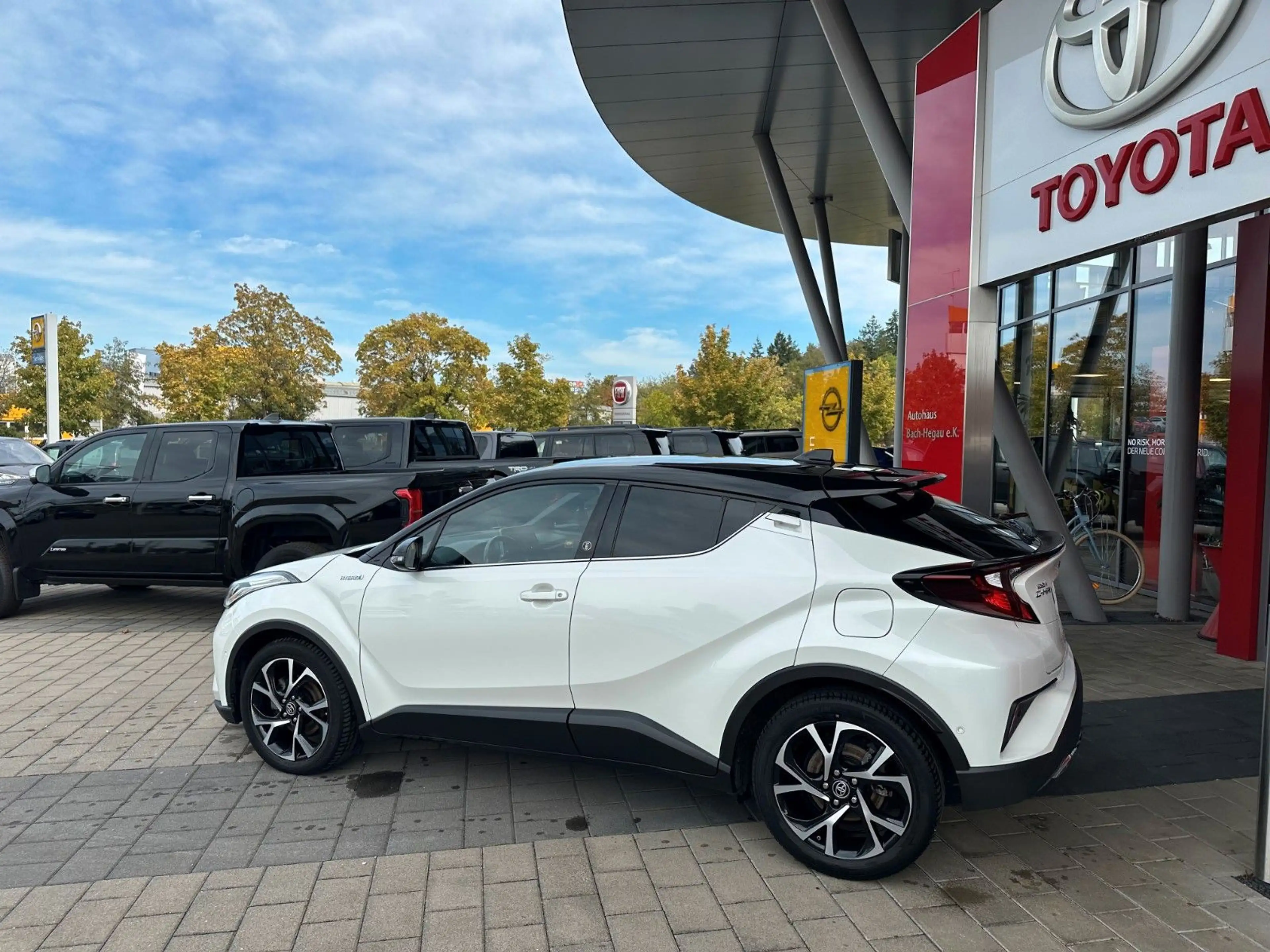 Toyota C-HR 2.0 Hybrid Team Deutschland, KAMERA, LED — photo 3