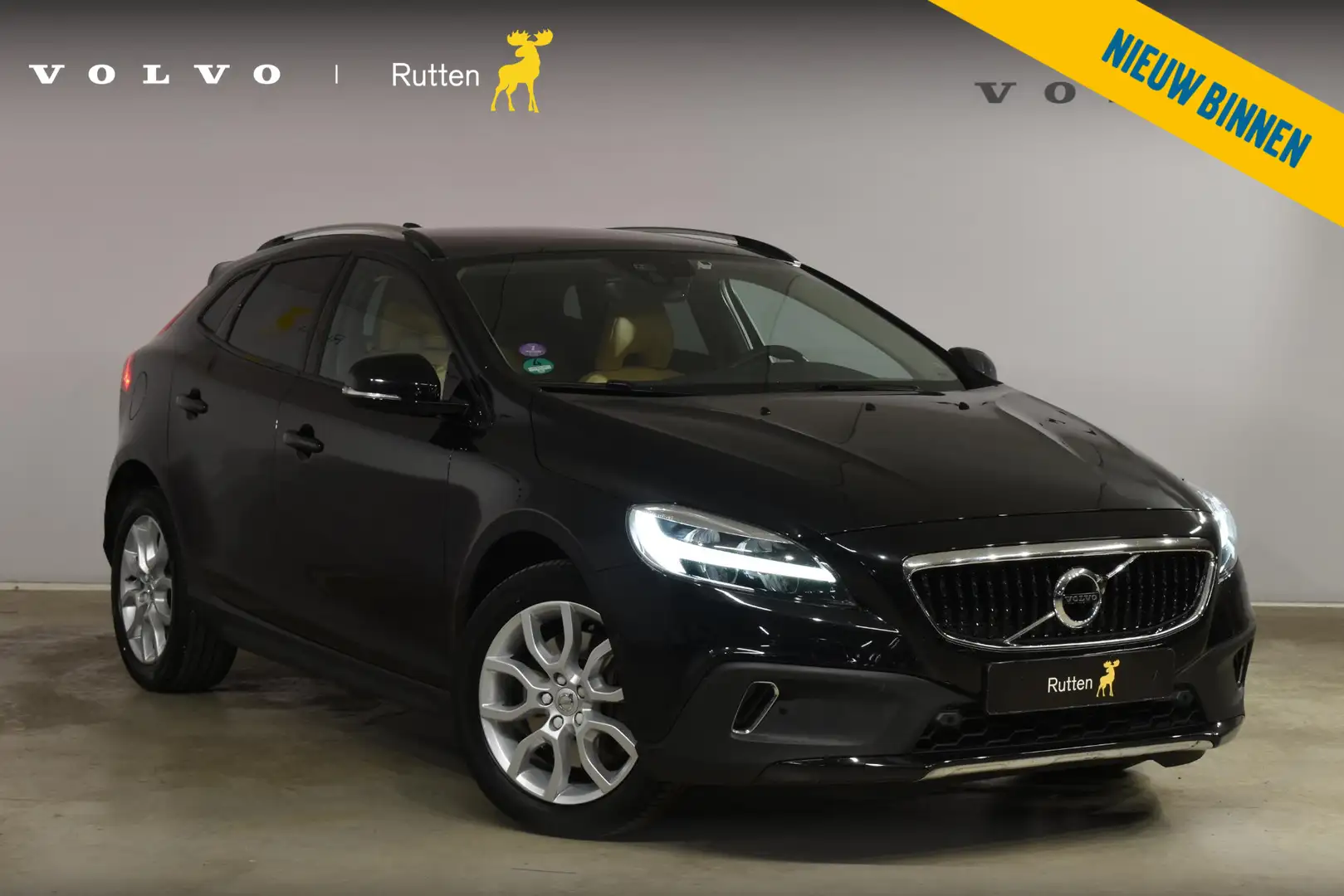 Volvo V40 Cross Country T3 152PK Polar+ Luxury / Navigatie / DAB Radio / C Zwart - 1