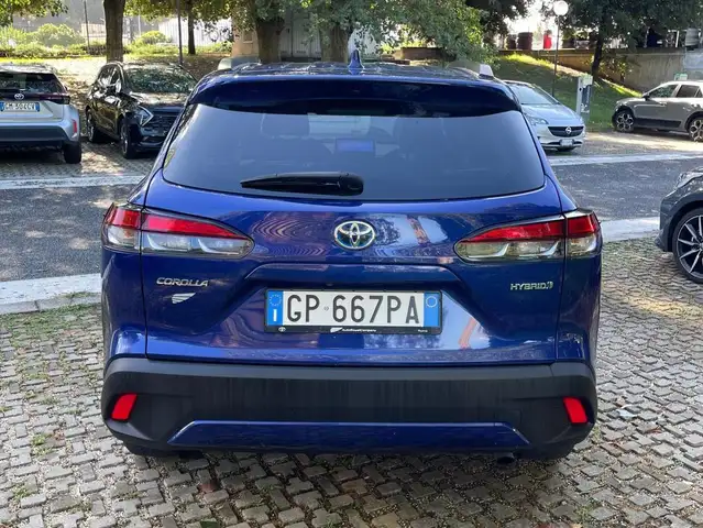 Toyota Corolla view 4