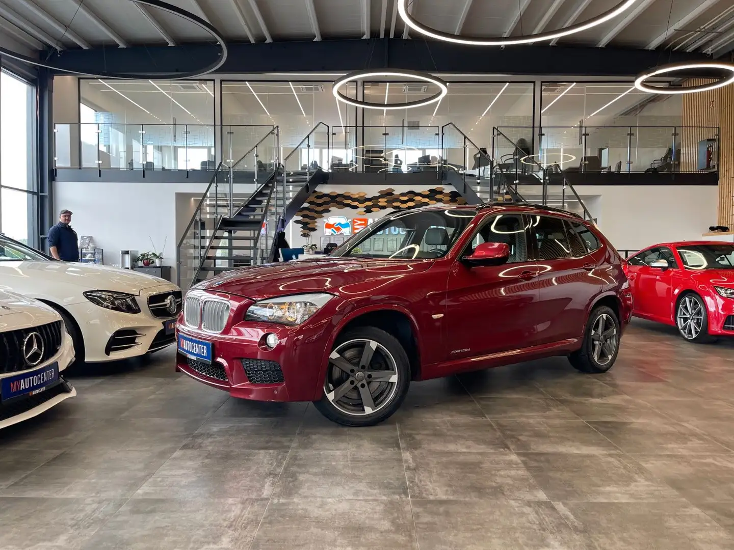 BMW X1 23 d xDrive *Klima*AHK*Panorama*Navi*PDC* Rot - 1