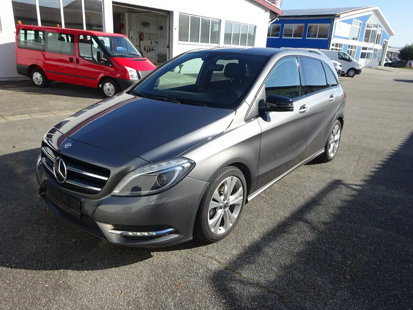 Mercedes-Benz B 220 B 220CDI Sportpaket 7 G-Tronic Navi Xenon AHK Grau - 1