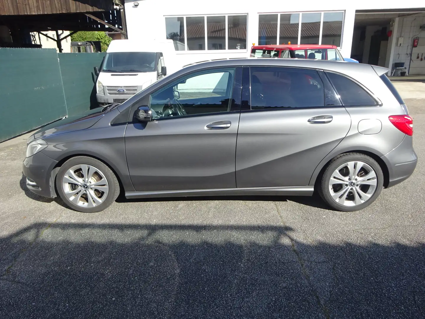 Mercedes-Benz B 220 B 220CDI Sportpaket 7 G-Tronic Navi Xenon AHK Grau - 2