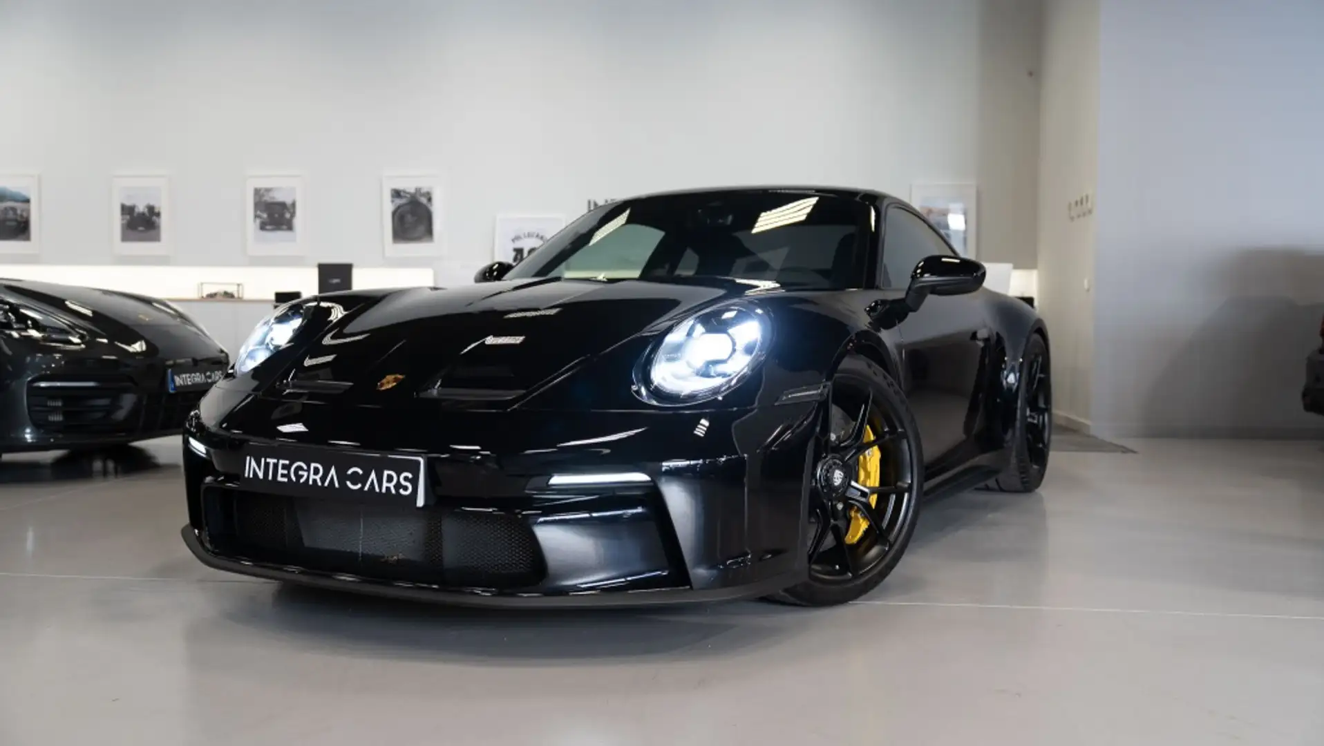 Porsche 992 GT3 Touring Package PDK Negro - 1