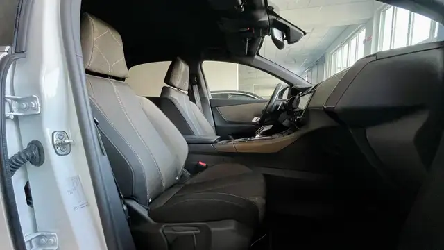 DS Automobiles DS 7 Crossback view 12