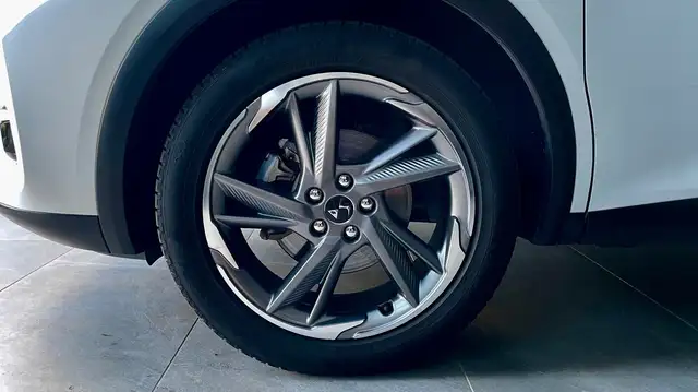 DS Automobiles DS 7 Crossback view 4