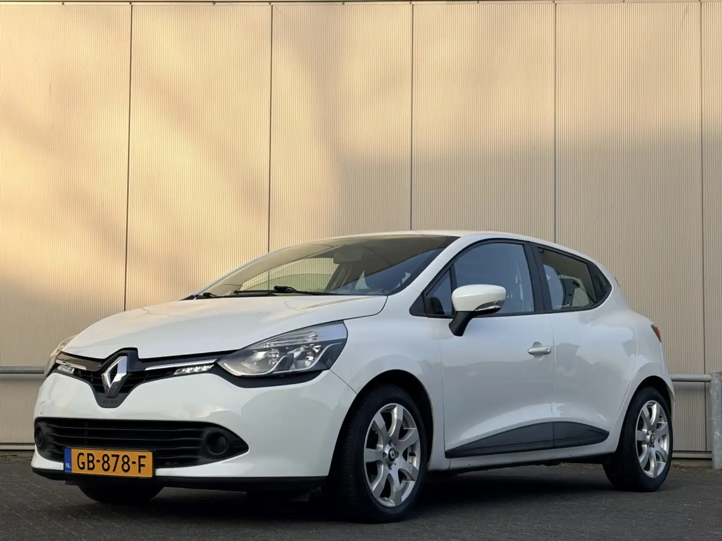 Renault Clio 0.9 TCe Expression - airco - navi - nap! - Weiß - 1