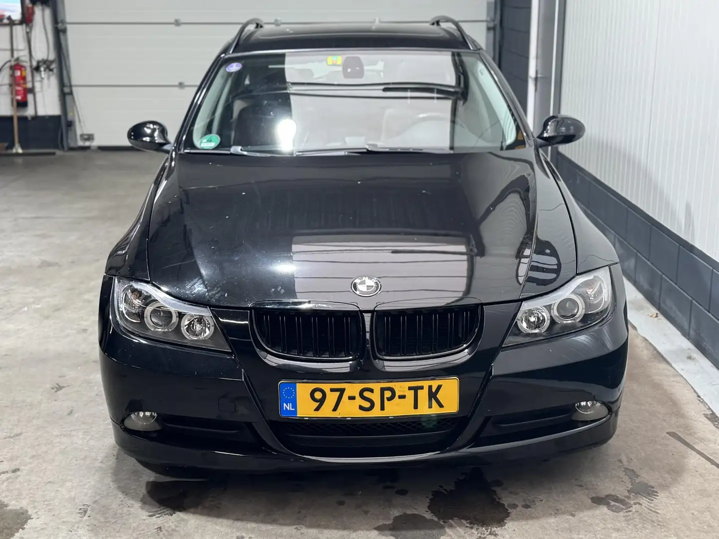 BMW 318 3-serie Touring 318i High Executive Negru - 2