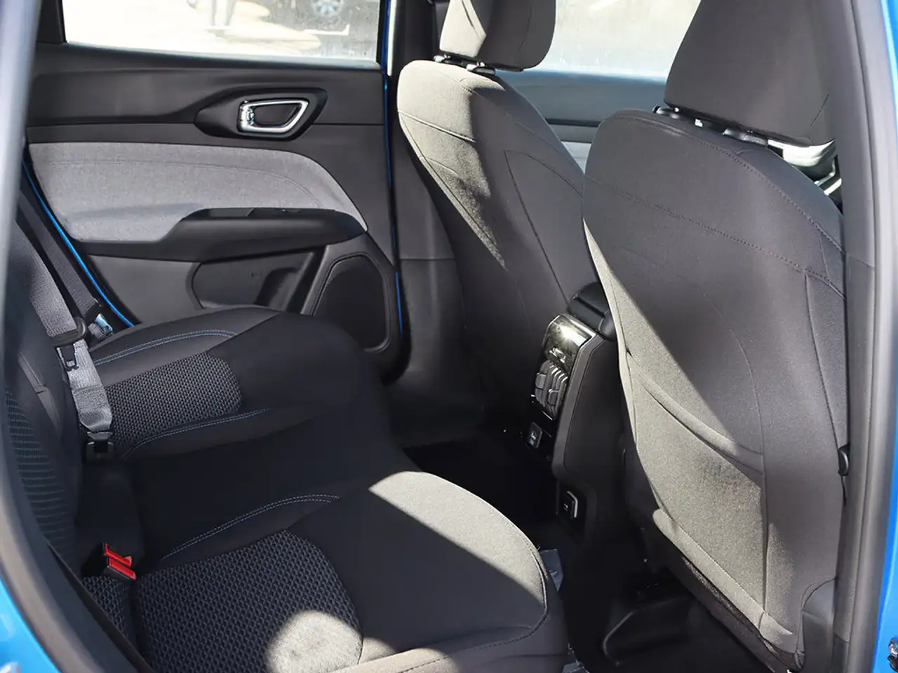 Jeep Compass photo Jeep Compass