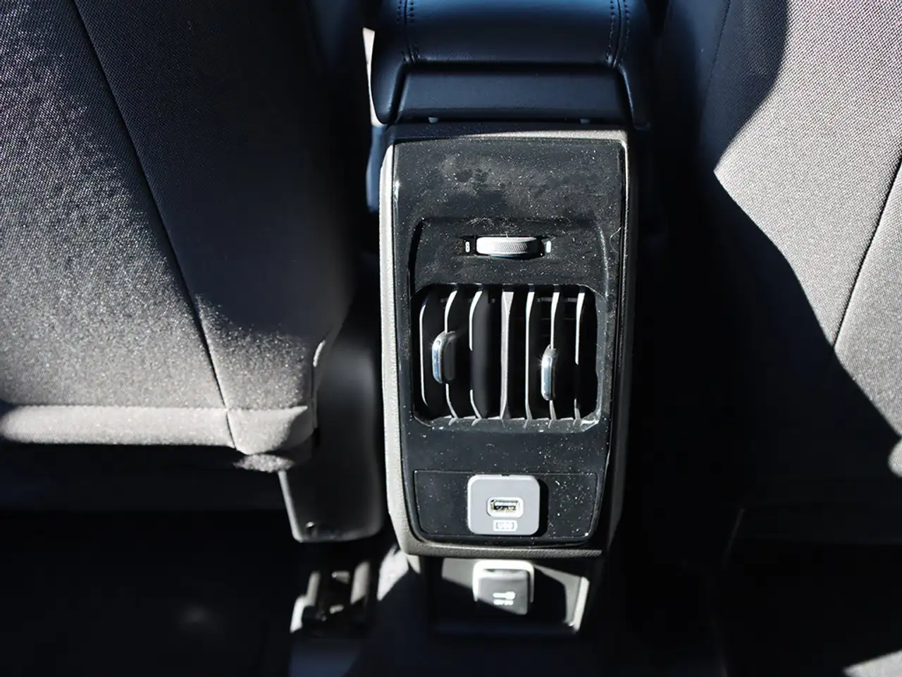 Jeep Compass photo Jeep Compass