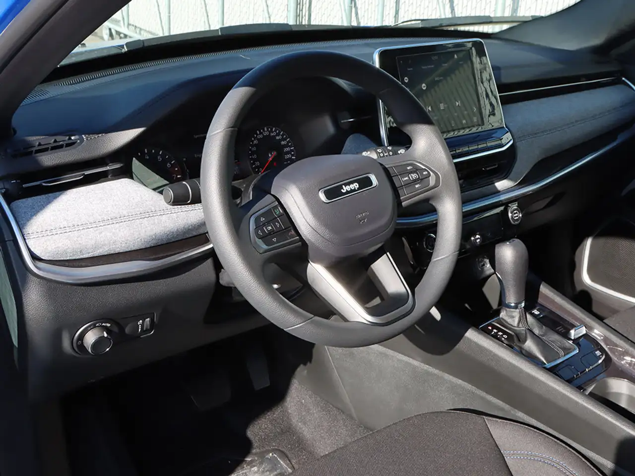 Jeep Compass photo Jeep Compass