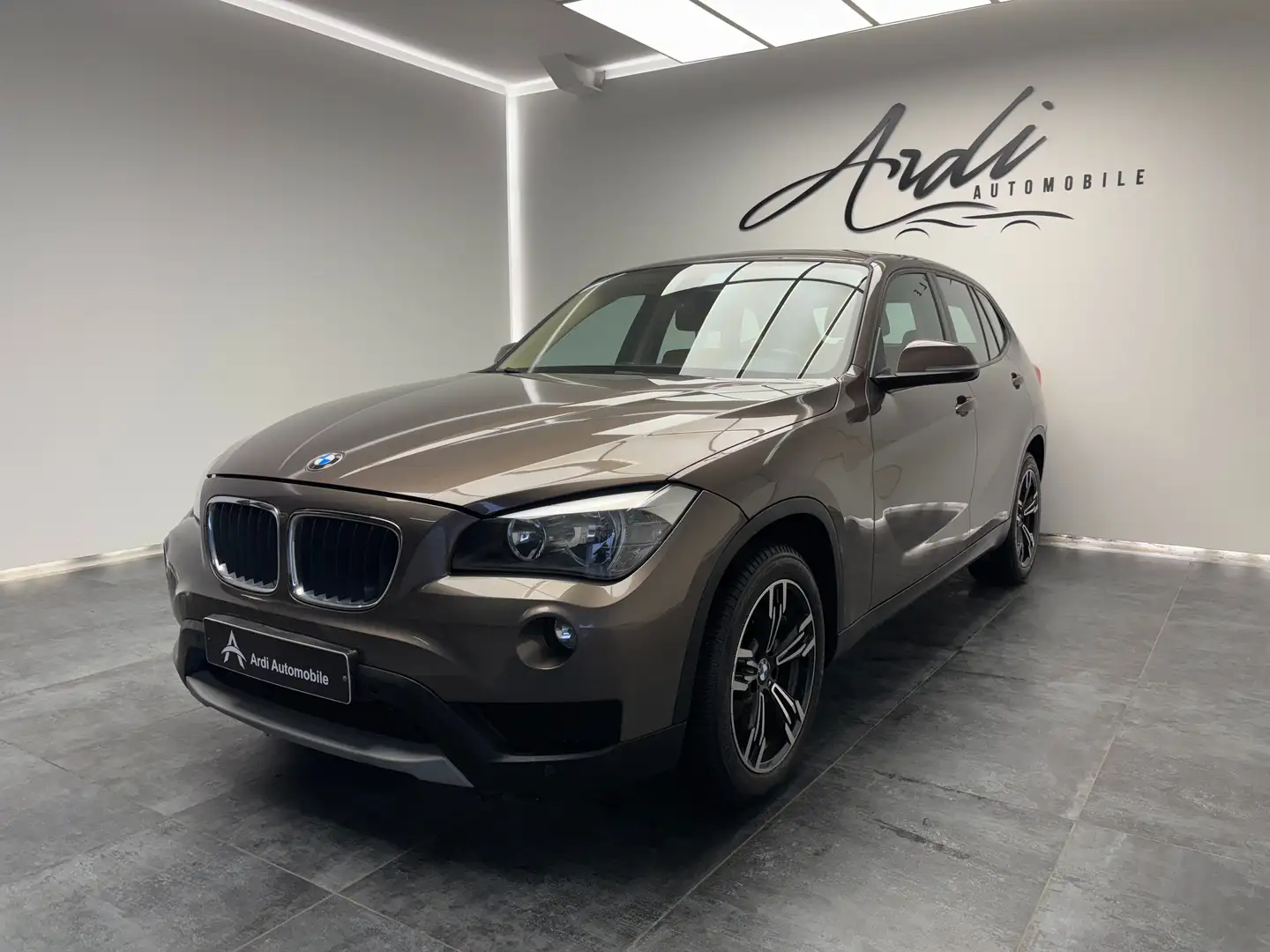 BMW X1 2.0 dA sDrive18 *CRUISE CONTROL*GPS*CUIR*GARANTIE* Brun - 1
