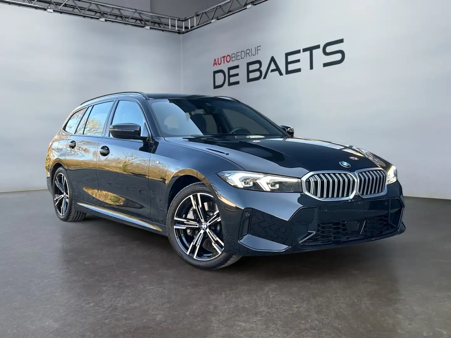 BMW 330 i 2.0B 245PK | XDRIVE | M-SPORT | AUTO | GARANTIE Zwart - 1
