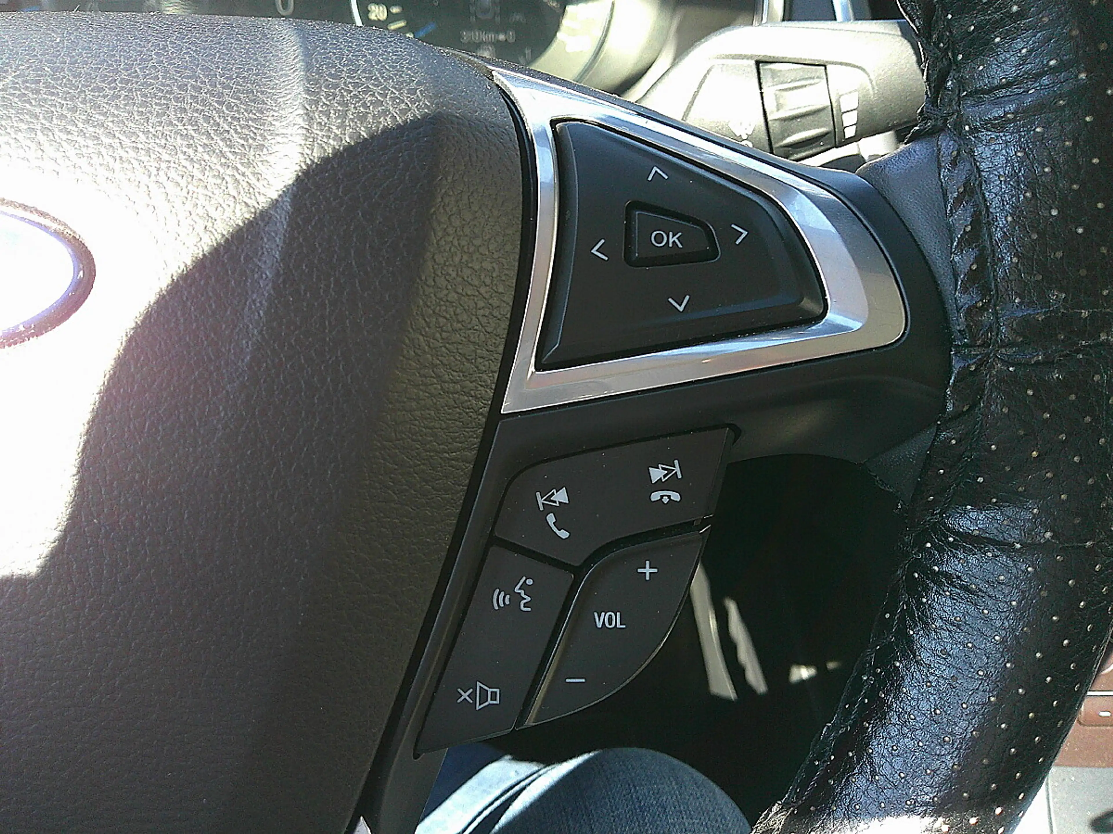 Ford Galaxy 2,5 Duratec Hybrid Titanium Aut. — photo 13