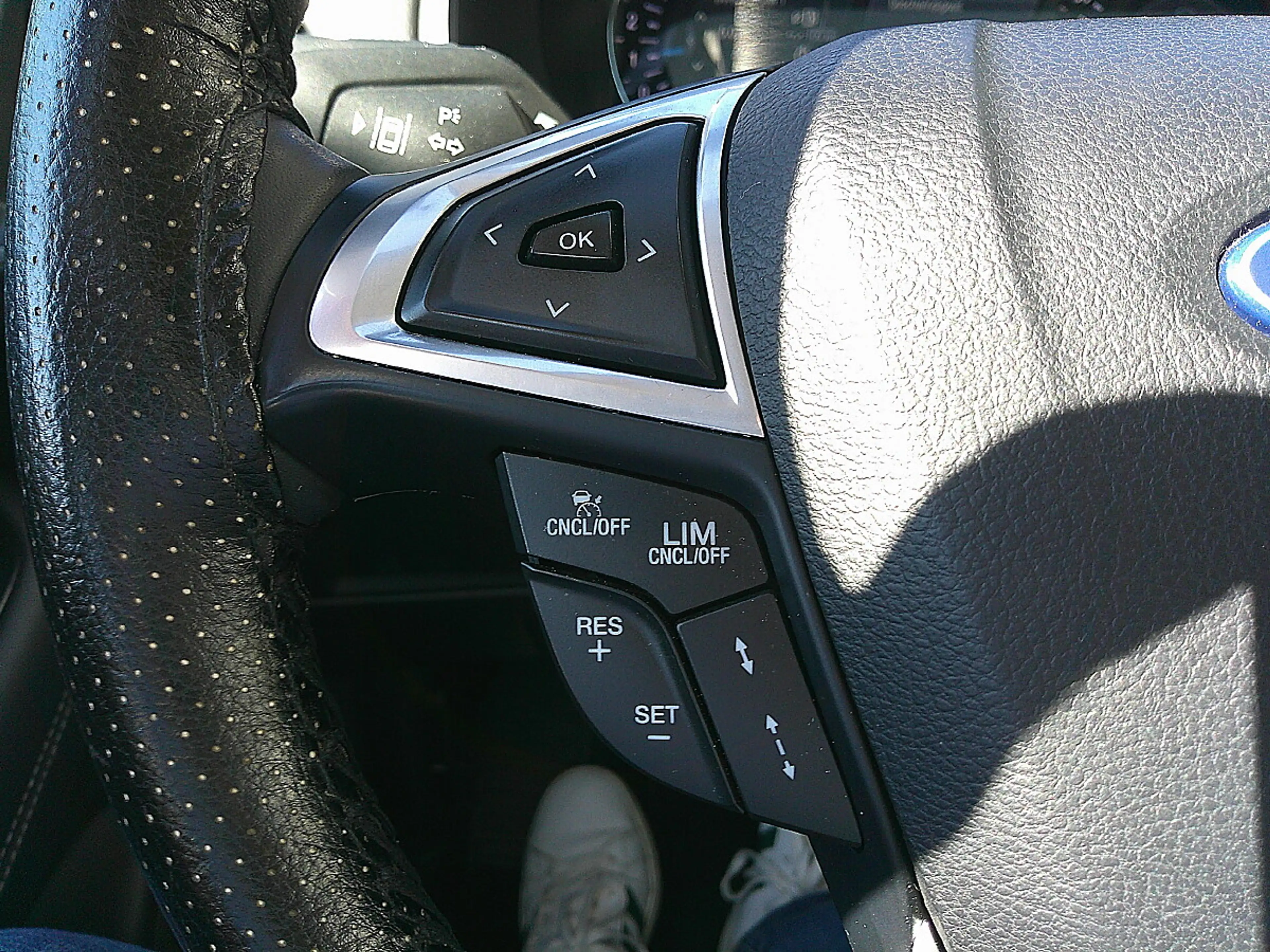 Ford Galaxy 2,5 Duratec Hybrid Titanium Aut. — photo 12