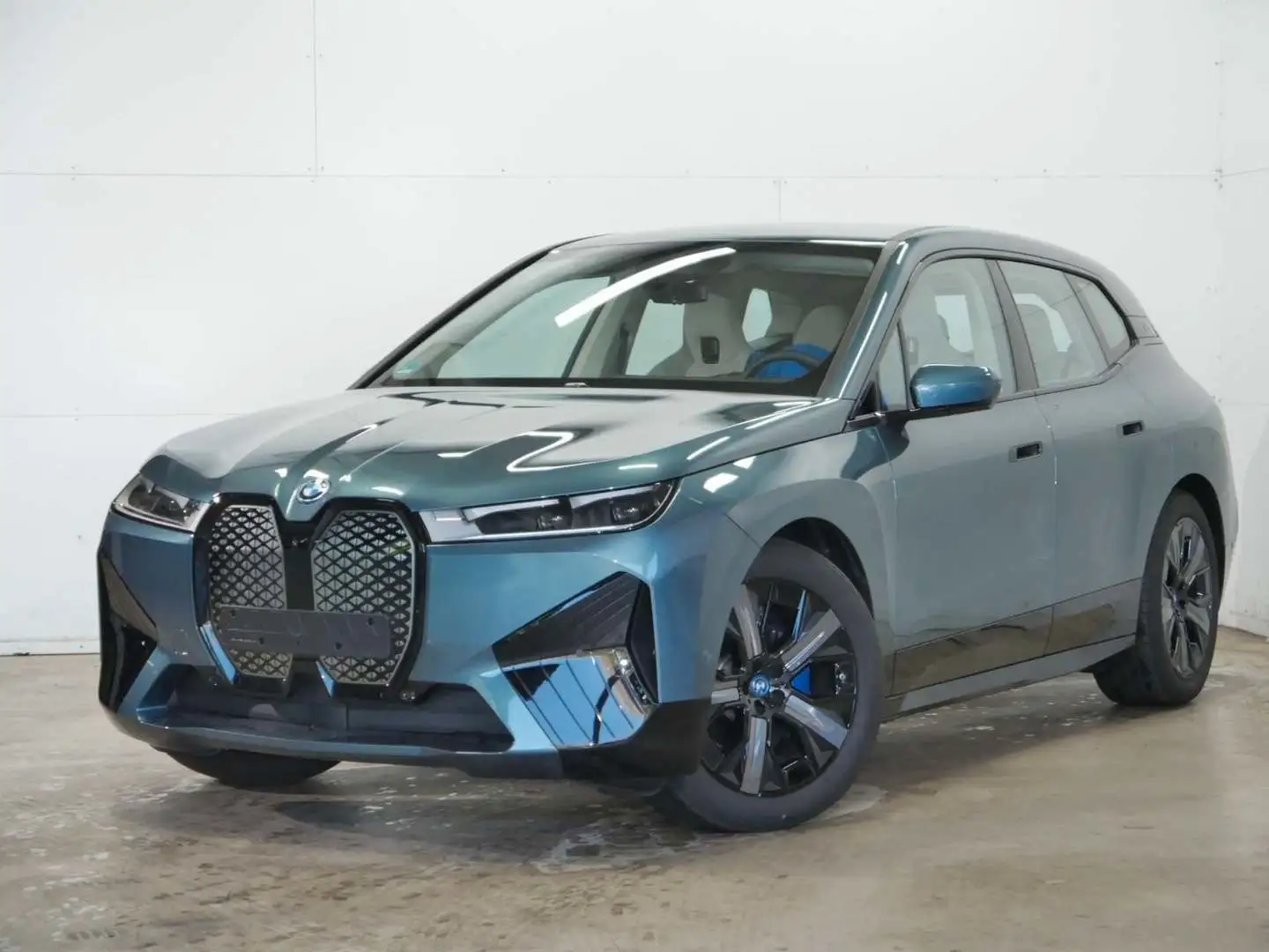 BMW iX 50 xDrive AHK ACC 360°view H/K KZU QI 4Z CPrf Blau - 2