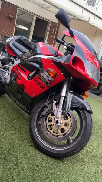 Suzuki GSX-R 750 - foto 3