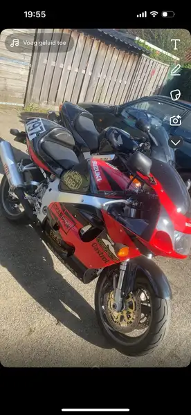 Suzuki GSX-R 750 - foto 7